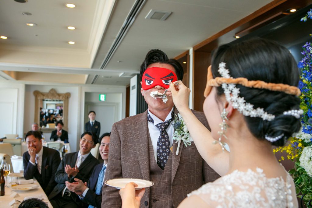 みんなで挑戦！目隠しバイト！